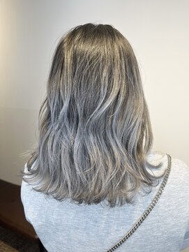 アンサム リリー(UNSOME Lille) バレイヤージュ/ グレーアッシュ