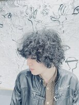 ベシドゥーズ(Besixdouze) 波巻きスパイラルパーマツイストスパイラルパーマメンズマッシュ