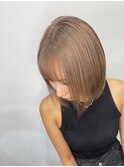 切りっぱなしボブ/前下がりボブ/ミルクティーベージュ
