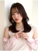 ふんわりとしたボリューム感エアリーセミロング