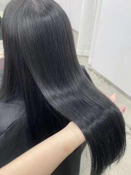 エヌアイ オモテサンドウ(ni omotesando) 赤み消し◎オリーブグレージュ/暗髪ストレート　上野