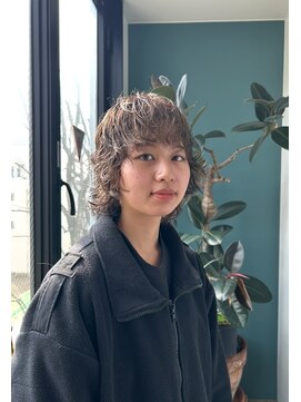 ビハインドザカーテン(BEHIND THE CURTAIN) 【外国人風癖毛パーマ】ウルフスタイル