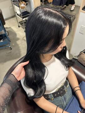 トムヘアーデザイン 楠葉店(TOM HAIR DESIGN) ブルーブラック×水素トリートメント