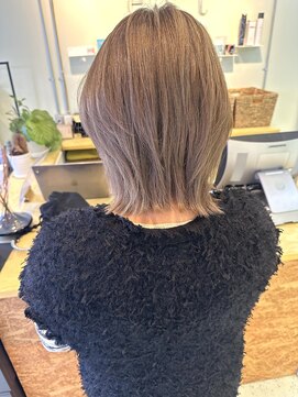 エスト 小倉(est) ブリーチカラー/ヘーゼルブラウン/ミディアムレイヤー