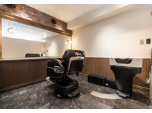 モーリーズバーバーショップ 北浜本店(MORLY’s Barbershop)