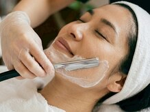 理容 一の宮 百草店の雰囲気（女性スタッフによるシェービングメニューもお任せください！）