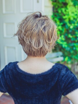 ヘアアンドリラクゼーション シャッセ(Hair&Relaxation SASE) 外ハネショート