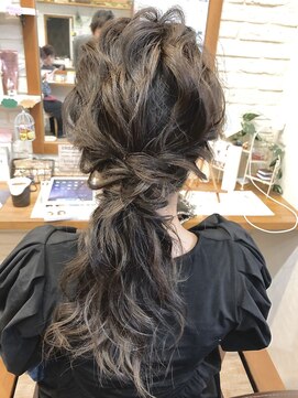 アルモ ヘア フア 東静岡(ALMO hair HUA) ポニーテールヘアアレンジ