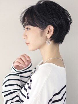 サーカス バイ ビュートリアム 青山(CIRCUS by BEAUTRIUM) 小顔　黒髪　パーマショート　暗髪　　前髪あり　耳かけショート