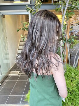 ラパンセヴェール(LA PENSEE VERT) 透明感グレージュハイライト