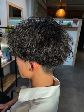 ヨーロ(YOLO) メンズ波巻きパーマ