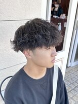 グート ヘアーメイク(gut HAIR MAKE) メンズ 波巻きパーマ 緩め