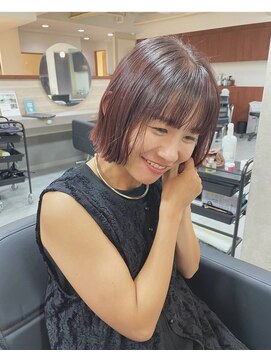 ユーリ(juli) 赤髪ボブ