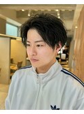 黒髪束感ショート7:3パートスタイル