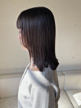 タヴィ(Tavi) パツンとラインの外ハネミディアム/外ハネミディ/ロブヘア