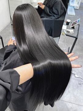 エル バイ アンキシム(elu by AHNKISM) 艶髪ストレートロングレイヤーミディアム韓国ヘア心斎橋