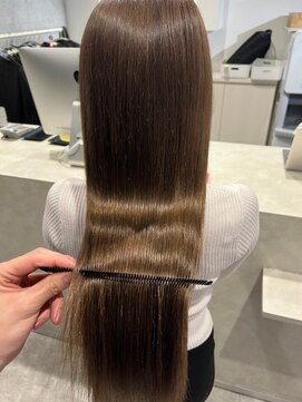 アンダーバーホワイト 天神店(_WHITE) 艶髪/髪質改善/透明感/レイヤーカット