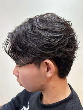 レボルトヘアー(R EVOLUT hair) フェザーパーマフェザーショートスパイキーセンターパート柏