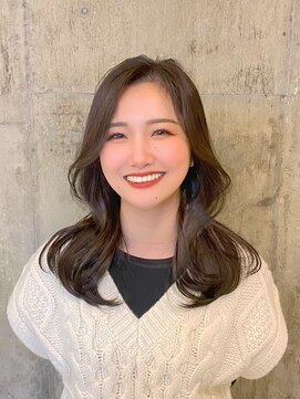 ハーフアンドハーフ(HALF and HALF) オリーブグレージュ/レイヤーカット/くびれ巻き/ヨシンモリ