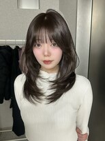 天神美容室&nbsp;ミディアムレイヤーカットオリーブグレージュ