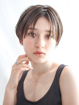 ハバナ 渋谷(HAVANA) ダークアッシュ/イメチェン/クールな耳かけショートボブ