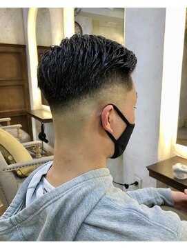 カリーナ(Carina) 〈キシタクヘアー〉スキンフェード