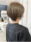 福山市美容室Caary人気 ハイトーンマットグレージュ・ショート