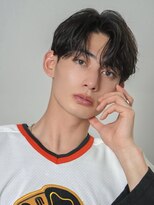 オーシャントーキョーオーバー 渋谷(OCEAN TOKYO OVER)&nbsp;センターパートフェザーパーマニュアンスパーマシャドウパーマ