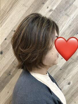 メルサ(Merusa) ハイライトウルフボブ