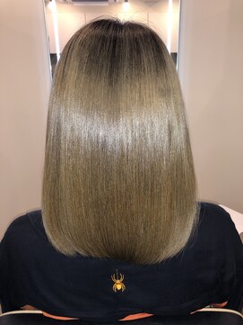 アールサロン アオヤマ(Rr SALON AOYAMA) クリスタルミネコラボブ