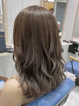 ルシール バイ アリア(Lucir by aria) ハイライト×シルバーグレージュ