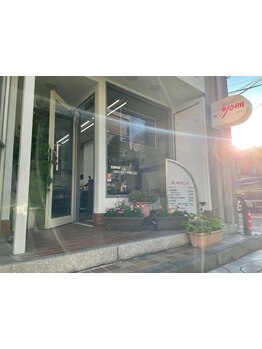 【古町】髪や頭皮にやさしいメニューと、専門知識が豊富なスタッフさんが魅力の総合美容室★