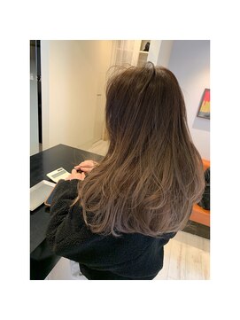 レッドライン(REDLINE) 仕上げでベージュ