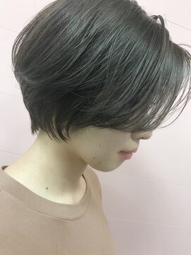 イルウィ(irwi) 【こなれ感】大人かわいい ショートヘア カーキグレージュカラー