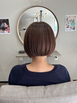 トラッド(TRAD) スッキリボブ×馴染むグレイカラー