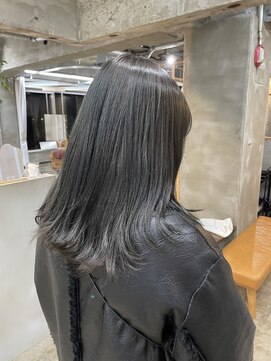 フリーラ 京都河原町三条店(freera) オリーブグレージュ