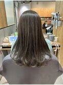 オリーブベージュ