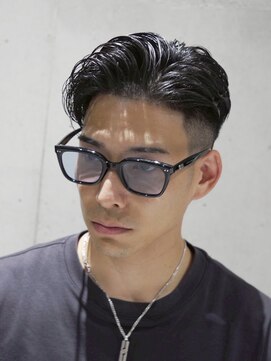メッツ 原宿(METS) MEN'S/かき上げサイドパート×フェード/短髪/アップバング