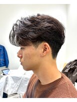カルム(kalm) 毛流れセンターパートニュアンスパーマカルマヘアメンズパーマ