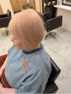 エメ(aimer) 抜きっぱなし白髪ぼかしブロンド◎