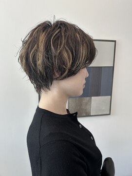 ショート/ブリーチ/クラゲヘアー/小顔/オリーブグレー/伏見