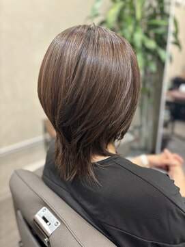 アキコ(AKIko) 【小顔効果◎】大人可愛いウルフベースのくびれレイヤー