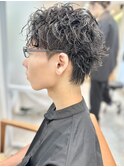 波巻きスパイラルパーマニュアンスパーマ刈り上げなしメンズヘア