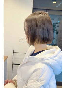 シフターズ(SIFTERS) 切りっぱなしミニボブ