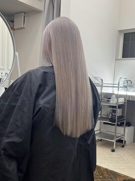 ログ オモテサンドウ(L.O.G OMOTESANDO) 『 ケアブリーチ 』ペールグレージュ 10代20代 表参道