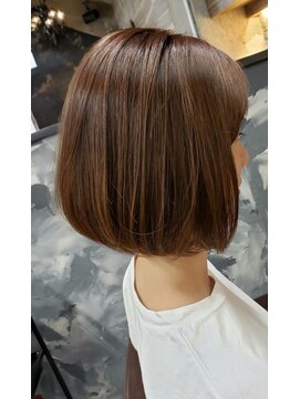 ヘアデザイニング ズーム 飯田橋店(hairdesigning Zoom) 20代30代：前髪流し大人ボブ