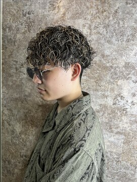 ゴリラビスケッツ(GORILLA BISCUITS) スパイラルパーマ［メンズ/マッシュ/ツイストパーマ/眉毛］