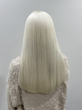 アン(Hair make un) 【ホワイトブロンド】