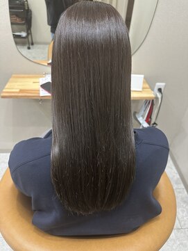 シカ 神戸三宮元町店(Cica) 神戸　三ノ宮　オリーブベージュ　髪質改善　 透明感カラー