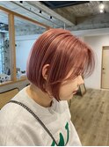 ピンクベージュ